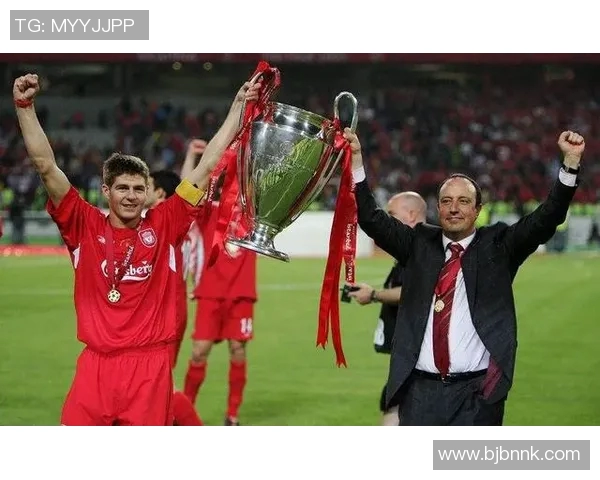 哈肯与华保斯的精彩对决揭示了足球战术的博弈与团队协作的重要性